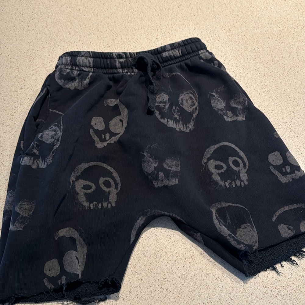 Boys rounded nununu rounded shorts, gentle used condition.